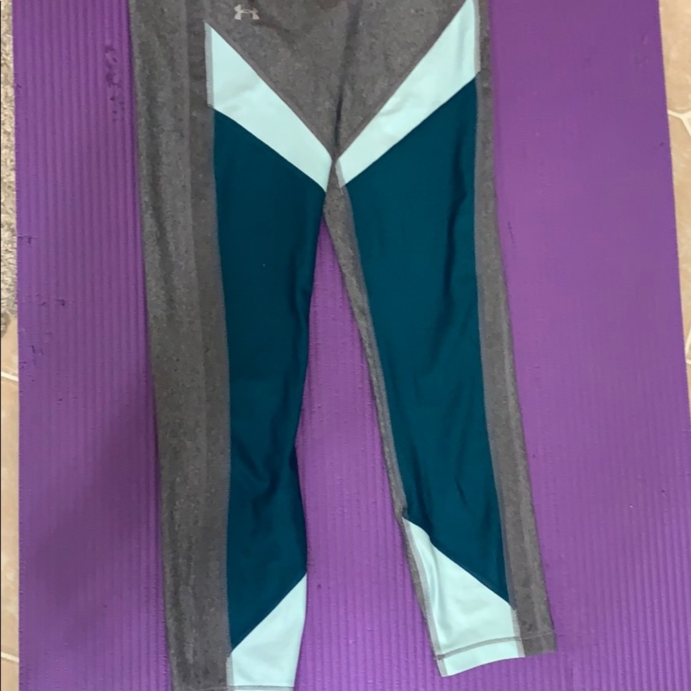 Under Armour heat gear capri leggings